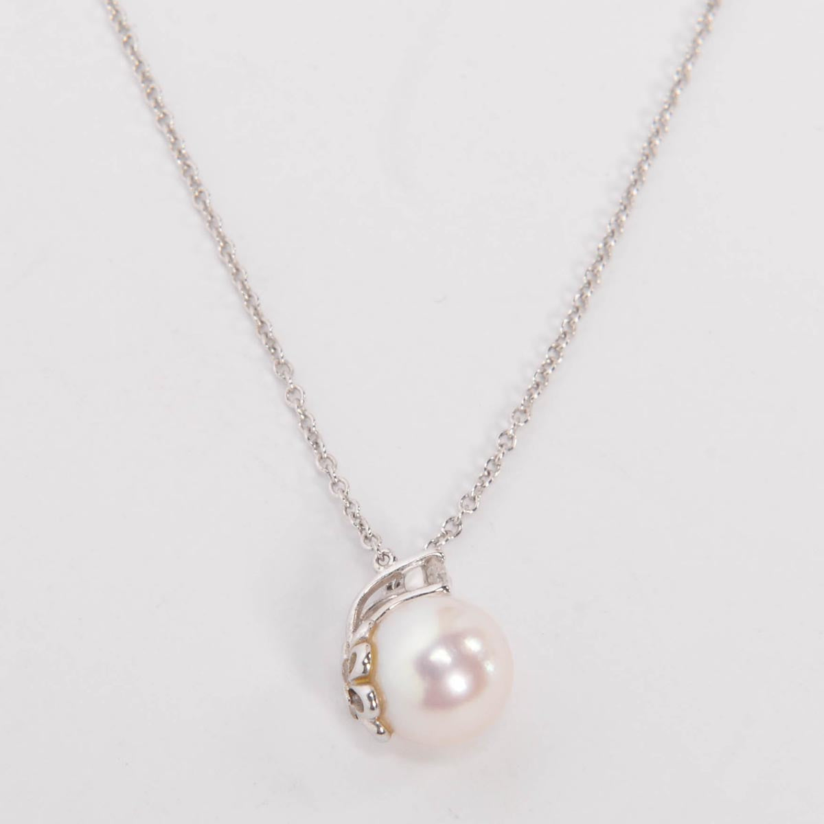 Tiffany & Co 18k White Gold Signature Pearls Pendant