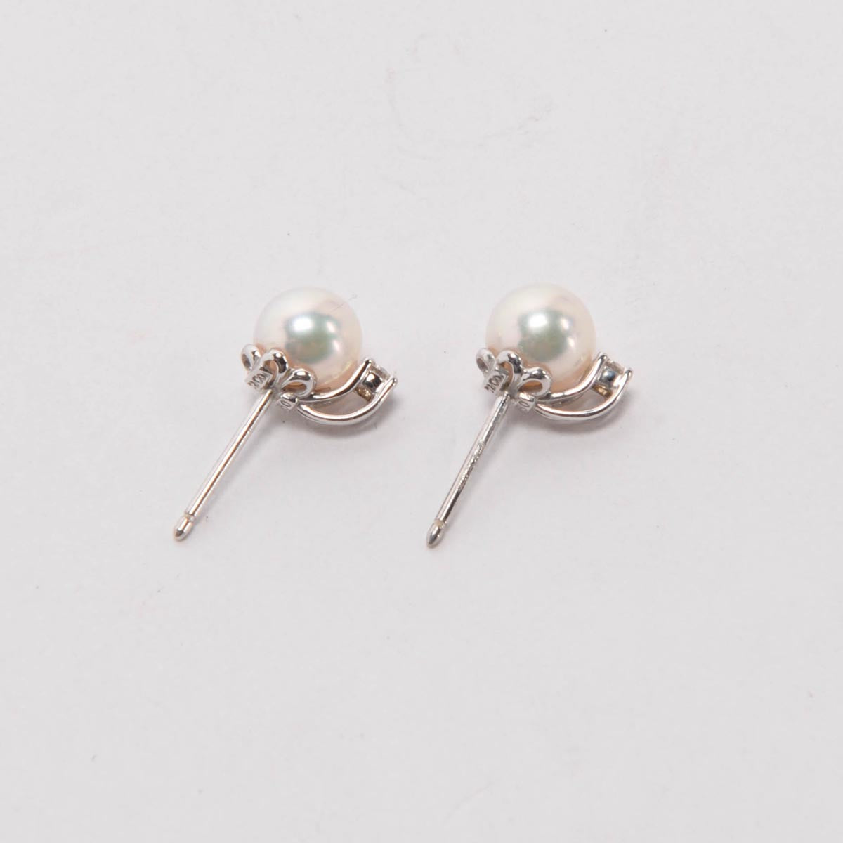 Tiffany & Co White Gold Signature Pearls Stud Earrings